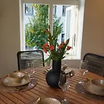 A Place To - Free Parking - 5 Apartamento