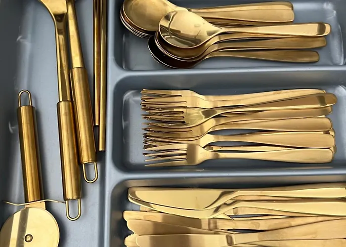 Apartamento A Place To - Free Parking - 5 *