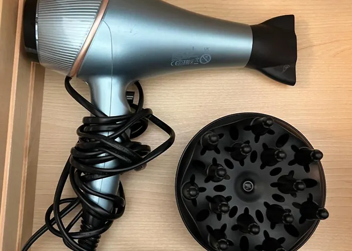 A Place To - Free Parking - 5 *