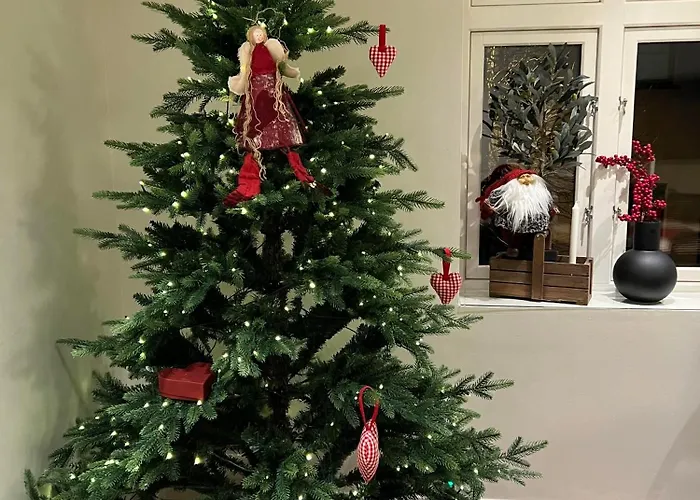 A Place To - Free Parking - 5